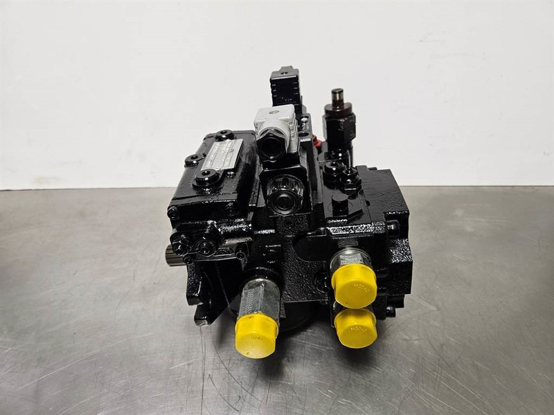 Giant 451T-Bondioli& Pavesi M4PV28-28-Drive pump/Rijpomp - Hüdraulika - Ehitusmasinad: pilt 4 Giant 451T-Bondioli& Pavesi M4PV28-28-Drive pump/Rijpomp - Hüdraulika - Ehitusmasinad: pilt 4