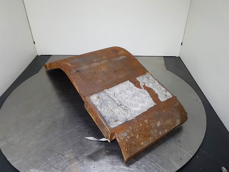 JCB 426E AGRI HT - Mud guard/Kotfluegel/Spatbord - Raam/ Konstruktsioon - Ehitusmasinad: pilt 1 JCB 426E AGRI HT - Mud guard/Kotfluegel/Spatbord - Raam/ Konstruktsioon - Ehitusmasinad: pilt 1