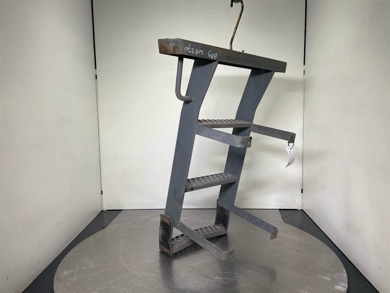 Komatsu WA270-3 - Stair panel/Trittstufen/Traptreden - Raam/ Konstruktsioon - Ehitusmasinad: pilt 4 Komatsu WA270-3 - Stair panel/Trittstufen/Traptreden - Raam/ Konstruktsioon - Ehitusmasinad: pilt 4