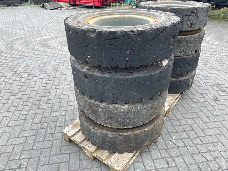 Liebherr 10.00-20 - Tire/Reifen/Band - Rehvid ja veljed - Ehitusmasinad: pilt 2 Liebherr 10.00-20 - Tire/Reifen/Band - Rehvid ja veljed - Ehitusmasinad: pilt 2