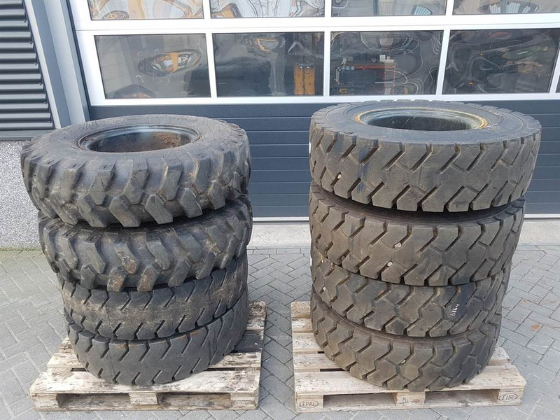 Liebherr LH24M-Michelin 11.00R20-Tyre/Reifen/Band - Rehvid ja veljed - Ehitusmasinad: pilt 2 Liebherr LH24M-Michelin 11.00R20-Tyre/Reifen/Band - Rehvid ja veljed - Ehitusmasinad: pilt 2