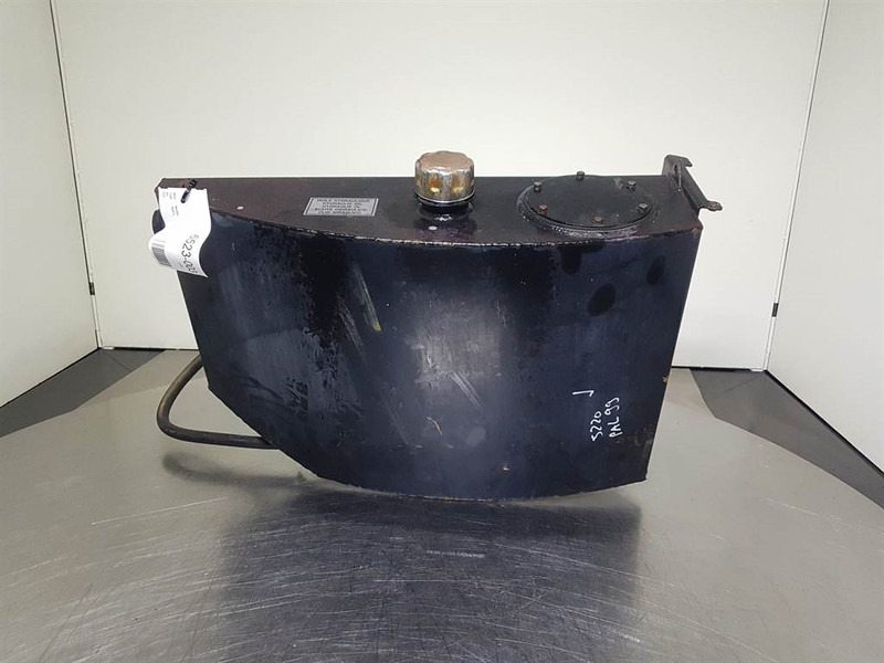 Manitou 160ATJ - Tank/Behälter/Reservoir - Hüdraulika - Ehitusmasinad: pilt 1 Manitou 160ATJ - Tank/Behälter/Reservoir - Hüdraulika - Ehitusmasinad: pilt 1