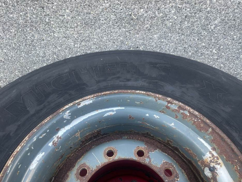 Michelin 425/65R22.5-Tire/Reifen/Band - Rehvid ja veljed - Ehitusmasinad: pilt 5 Michelin 425/65R22.5-Tire/Reifen/Band - Rehvid ja veljed - Ehitusmasinad: pilt 5