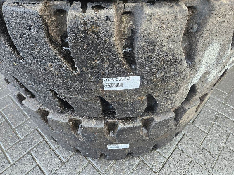 New Holland W110C-Barkley 17.5R25-Tire/Reifen/Band - Rehvid ja veljed - Ehitusmasinad: pilt 3 New Holland W110C-Barkley 17.5R25-Tire/Reifen/Band - Rehvid ja veljed - Ehitusmasinad: pilt 3