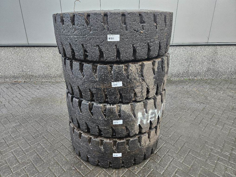 New Holland W110C-Barkley 17.5R25-Tire/Reifen/Band - Rehvid ja veljed - Ehitusmasinad: pilt 4 New Holland W110C-Barkley 17.5R25-Tire/Reifen/Band - Rehvid ja veljed - Ehitusmasinad: pilt 4