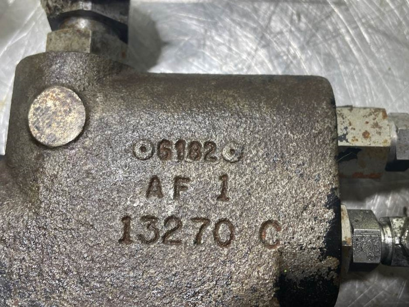 New Holland W110C - Priority valve/Prioritaetsventil - Hüdraulika - Ehitusmasinad: pilt 5 New Holland W110C - Priority valve/Prioritaetsventil - Hüdraulika - Ehitusmasinad: pilt 5