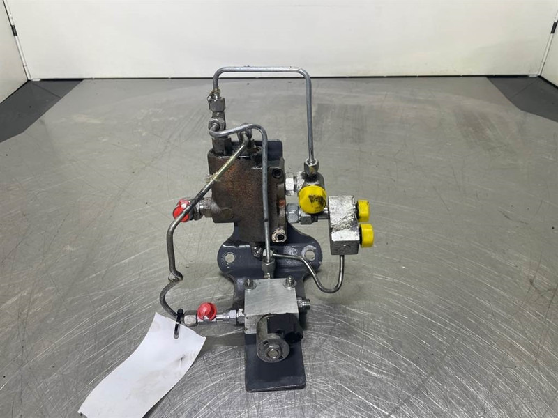 New Holland W110C - Priority valve/Prioritaetsventil - Hüdraulika - Ehitusmasinad: pilt 1 New Holland W110C - Priority valve/Prioritaetsventil - Hüdraulika - Ehitusmasinad: pilt 1