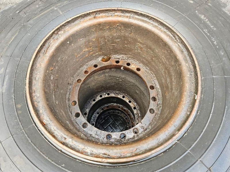 O & K L25.5-Renova 20.5R25-Tire/Reifen/Band - Rehvid ja veljed - Ehitusmasinad: pilt 5 O & K L25.5-Renova 20.5R25-Tire/Reifen/Band - Rehvid ja veljed - Ehitusmasinad: pilt 5