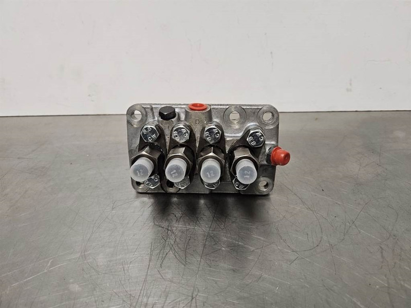 Perkins 700 - Fuel pump/Kraftstoffpumpe/Brandstofpomp - Mootor - Ehitusmasinad: pilt 3 Perkins 700 - Fuel pump/Kraftstoffpumpe/Brandstofpomp - Mootor - Ehitusmasinad: pilt 3