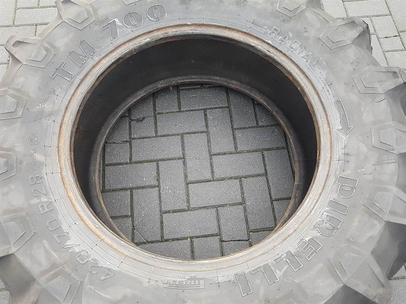 Pirelli 420/70R28-Tire/Reifen/Band - Rehvid ja veljed - Ehitusmasinad: pilt 4 Pirelli 420/70R28-Tire/Reifen/Band - Rehvid ja veljed - Ehitusmasinad: pilt 4