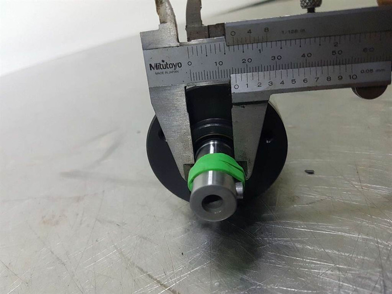 Sauer Danfoss OMM 12,5-151G0001-Hydraulic motor/Hydraulikmotor - Hüdraulika - Ehitusmasinad: pilt 5 Sauer Danfoss OMM 12,5-151G0001-Hydraulic motor/Hydraulikmotor - Hüdraulika - Ehitusmasinad: pilt 5