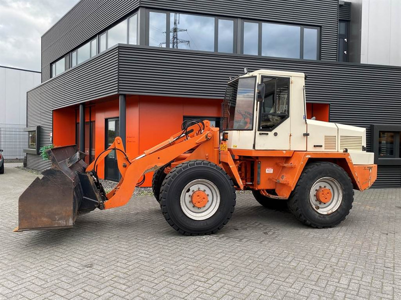 Schaeff SKS 661 - Rataslaadur: pilt 1 Schaeff SKS 661 - Rataslaadur: pilt 1