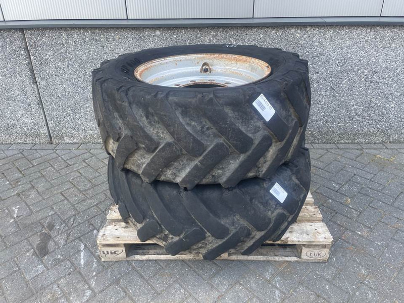 Schaeff SKS661-BKT 405/70-24 (16/70-24)-Tire/Reifen/Band - Rehvid ja veljed - Ehitusmasinad: pilt 1 Schaeff SKS661-BKT 405/70-24 (16/70-24)-Tire/Reifen/Band - Rehvid ja veljed - Ehitusmasinad: pilt 1