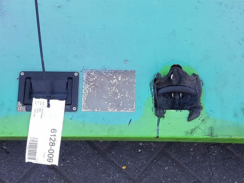 Sennebogen 818 - Engine hood/Motorhaube/Motorkap - Raam/ Konstruktsioon - Ehitusmasinad: pilt 4 Sennebogen 818 - Engine hood/Motorhaube/Motorkap - Raam/ Konstruktsioon - Ehitusmasinad: pilt 4