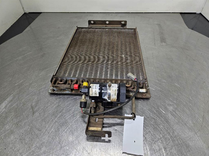 Sennebogen 835E-156803-Airco condenser/Klimakondensator - Raam/ Konstruktsioon - Ehitusmasinad: pilt 3 Sennebogen 835E-156803-Airco condenser/Klimakondensator - Raam/ Konstruktsioon - Ehitusmasinad: pilt 3