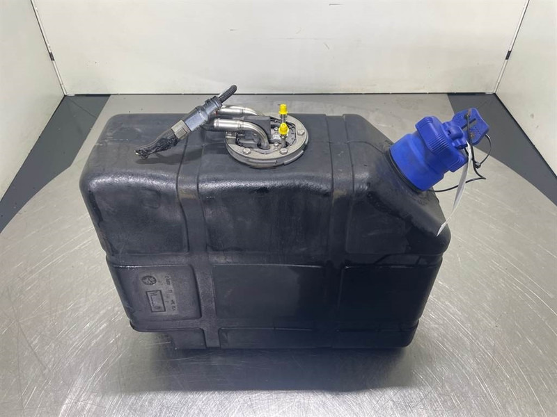 Sennebogen 835E-Cummins 4387616-AdBlue tank - Raam/ Konstruktsioon - Ehitusmasinad: pilt 4 Sennebogen 835E-Cummins 4387616-AdBlue tank - Raam/ Konstruktsioon - Ehitusmasinad: pilt 4