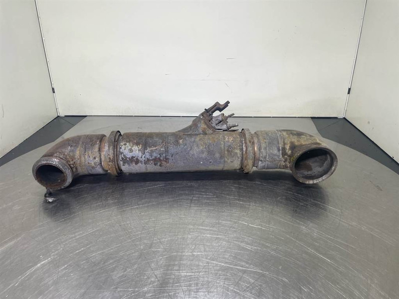 Sennebogen 835E - Exhaust pipe/Auspuff/Uitlaat - Mootor - Ehitusmasinad: pilt 1 Sennebogen 835E - Exhaust pipe/Auspuff/Uitlaat - Mootor - Ehitusmasinad: pilt 1