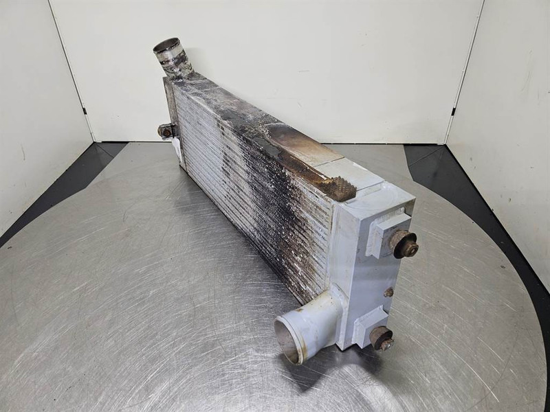 Sennebogen 835E - Intercooler/Ladeluftkühler/Luchtkoeler - Mootor - Ehitusmasinad: pilt 2 Sennebogen 835E - Intercooler/Ladeluftkühler/Luchtkoeler - Mootor - Ehitusmasinad: pilt 2