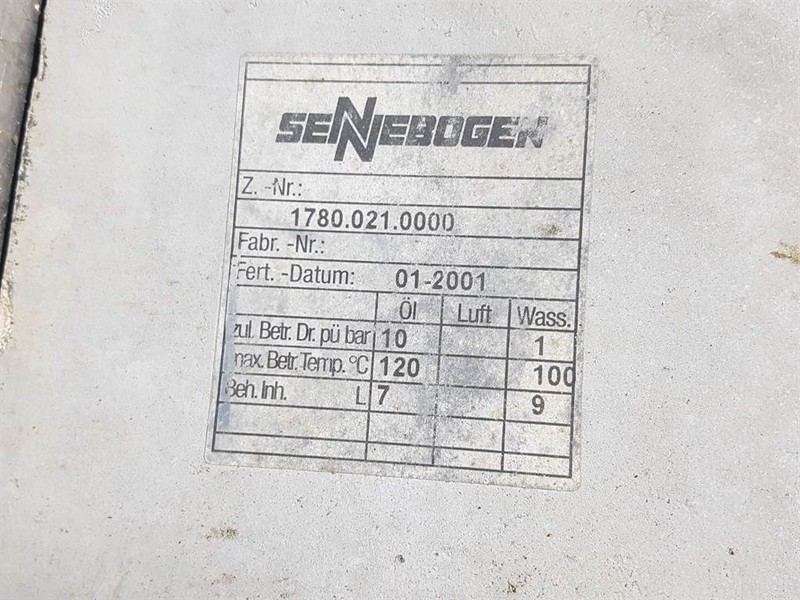 Sennebogen - AKG 1780.021.0000 - Cooler/Kühler/Koeler - Mootor ja varuosad - Ehitusmasinad: pilt 4 Sennebogen - AKG 1780.021.0000 - Cooler/Kühler/Koeler - Mootor ja varuosad - Ehitusmasinad: pilt 4