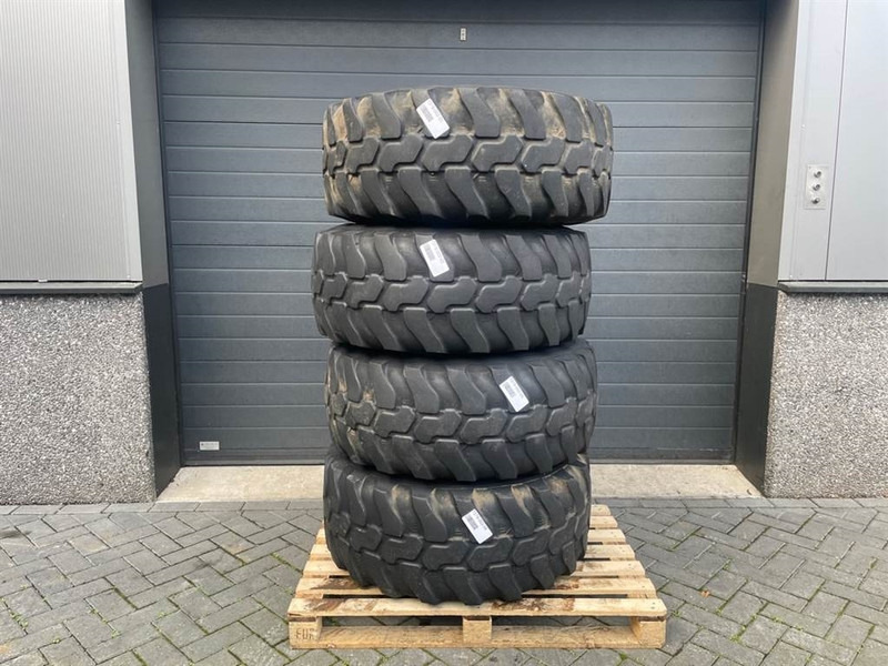 Terex AL80-Dunlop 405/70R18 (15.5/70R18)-Tire/Reifen - Rehvid ja veljed - Ehitusmasinad: pilt 1 Terex AL80-Dunlop 405/70R18 (15.5/70R18)-Tire/Reifen - Rehvid ja veljed - Ehitusmasinad: pilt 1
