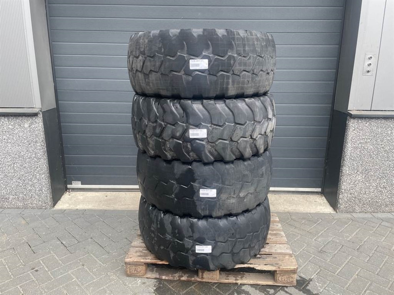 Terex TL120-Barkley 405/70R20-Tire/Reifen/Band - Rehvid ja veljed - Ehitusmasinad: pilt 1 Terex TL120-Barkley 405/70R20-Tire/Reifen/Band - Rehvid ja veljed - Ehitusmasinad: pilt 1