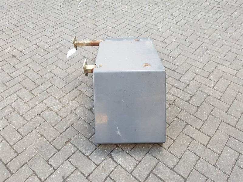 Terex TL210-0457002032/6457002032-Mud guard/Kotfluegel - Raam/ Konstruktsioon - Ehitusmasinad: pilt 3 Terex TL210-0457002032/6457002032-Mud guard/Kotfluegel - Raam/ Konstruktsioon - Ehitusmasinad: pilt 3