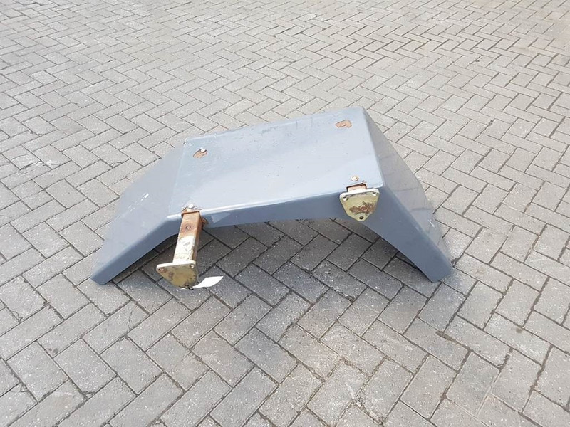 Terex TL210-0457002032/6457002032-Mud guard/Kotfluegel - Raam/ Konstruktsioon - Ehitusmasinad: pilt 4 Terex TL210-0457002032/6457002032-Mud guard/Kotfluegel - Raam/ Konstruktsioon - Ehitusmasinad: pilt 4