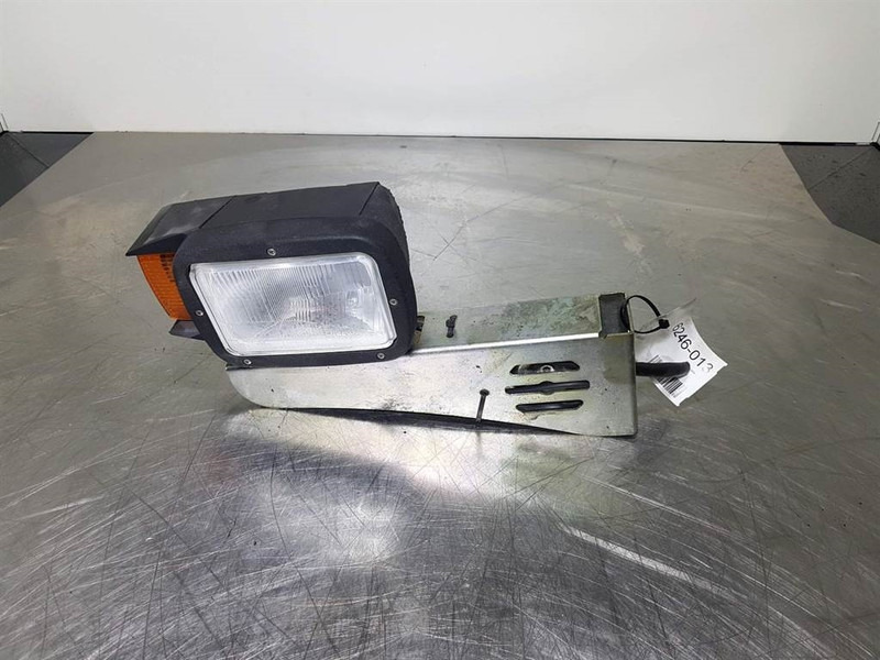 Terex TL260-0455003002-Light/Leuchte/Verlichting - Elektrisüsteem - Ehitusmasinad: pilt 1 Terex TL260-0455003002-Light/Leuchte/Verlichting - Elektrisüsteem - Ehitusmasinad: pilt 1