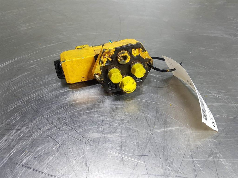 Vickers DG4V32BMUG760 - Valve/Ventile/Ventiel - Hüdraulika - Ehitusmasinad: pilt 2 Vickers DG4V32BMUG760 - Valve/Ventile/Ventiel - Hüdraulika - Ehitusmasinad: pilt 2