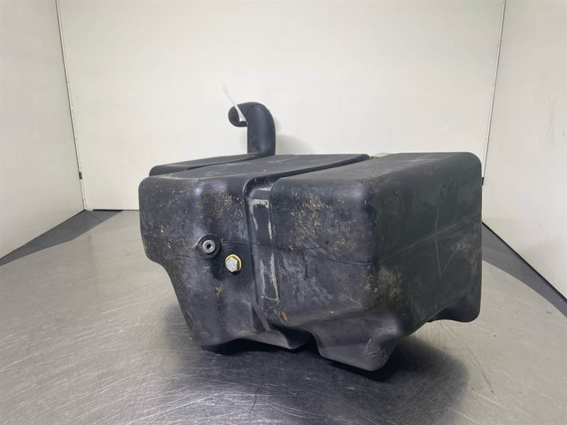 Volvo L30B-Z/X-VOE11306084-Fuel tank/Kraftstofftank - Raam/ Konstruktsioon - Ehitusmasinad: pilt 5 Volvo L30B-Z/X-VOE11306084-Fuel tank/Kraftstofftank - Raam/ Konstruktsioon - Ehitusmasinad: pilt 5