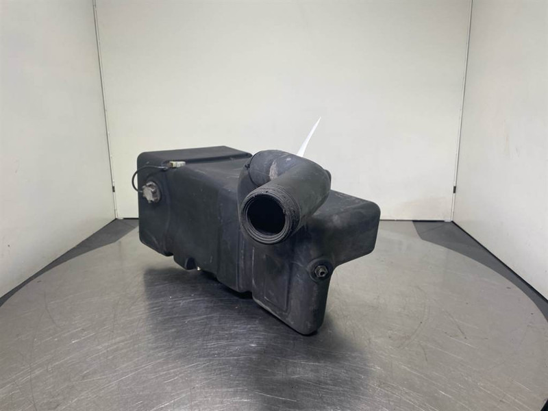 Volvo L30B-Z/X-VOE11306084-Fuel tank/Kraftstofftank - Raam/ Konstruktsioon - Ehitusmasinad: pilt 3 Volvo L30B-Z/X-VOE11306084-Fuel tank/Kraftstofftank - Raam/ Konstruktsioon - Ehitusmasinad: pilt 3