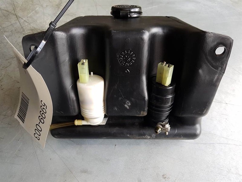 Volvo L30B - ZM2801189 - Tank/Behälter/Reservoir - Kabiin ja interjöör - Ehitusmasinad: pilt 1 Volvo L30B - ZM2801189 - Tank/Behälter/Reservoir - Kabiin ja interjöör - Ehitusmasinad: pilt 1