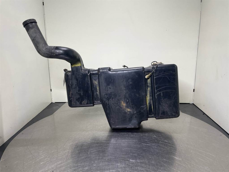 Volvo L30D-VOE11370525-Fuel tank/Kraftstofftank/Tank - Raam/ Konstruktsioon - Ehitusmasinad: pilt 1 Volvo L30D-VOE11370525-Fuel tank/Kraftstofftank/Tank - Raam/ Konstruktsioon - Ehitusmasinad: pilt 1