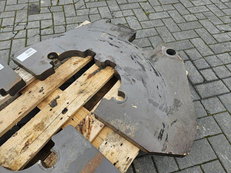 Volvo L35B-ZM2811921-Counterweight/Heckgewicht - Raam/ Konstruktsioon - Ehitusmasinad: pilt 3 Volvo L35B-ZM2811921-Counterweight/Heckgewicht - Raam/ Konstruktsioon - Ehitusmasinad: pilt 3