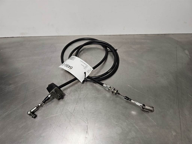 Volvo L40B-ZM2812373-Throttle cable/Gaszug/Gaskabel - Raam/ Konstruktsioon - Ehitusmasinad: pilt 1 Volvo L40B-ZM2812373-Throttle cable/Gaszug/Gaskabel - Raam/ Konstruktsioon - Ehitusmasinad: pilt 1