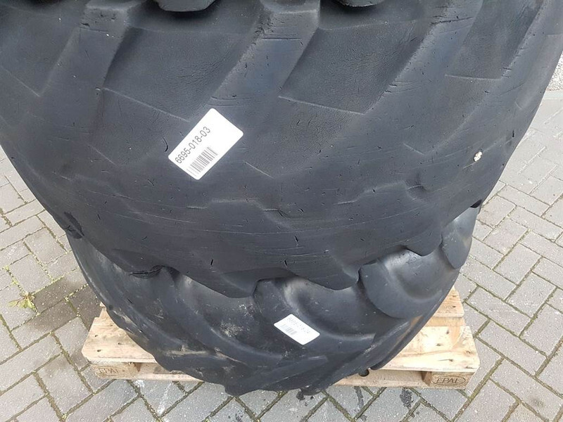 Zettelmeyer ZL801-BKT 480/70R24-Tire/Reifen/Band - Rehvid ja veljed - Ehitusmasinad: pilt 4 Zettelmeyer ZL801-BKT 480/70R24-Tire/Reifen/Band - Rehvid ja veljed - Ehitusmasinad: pilt 4