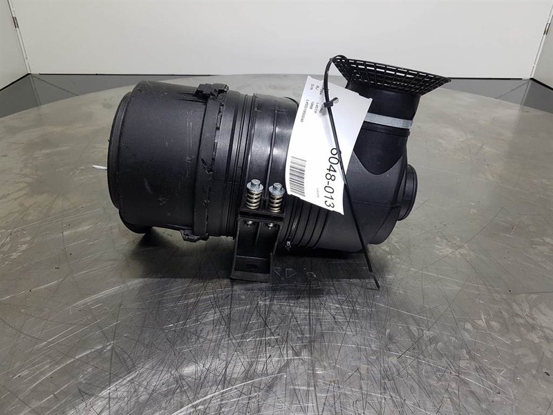 Donaldson - Volvo L 45 - Air filter/Luftfilter/Luchtfilter - Mootor ja varuosad - Ehitusmasinad: pilt 1 Donaldson - Volvo L 45 - Air filter/Luftfilter/Luchtfilter - Mootor ja varuosad - Ehitusmasinad: pilt 1