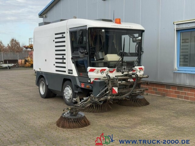 Andere Ravo 540 3 Besensystem Sweeper + Sprühen 50 Km/h - Tänavapühkimismasin: pilt 2 Andere Ravo 540 3 Besensystem Sweeper + Sprühen 50 Km/h - Tänavapühkimismasin: pilt 2