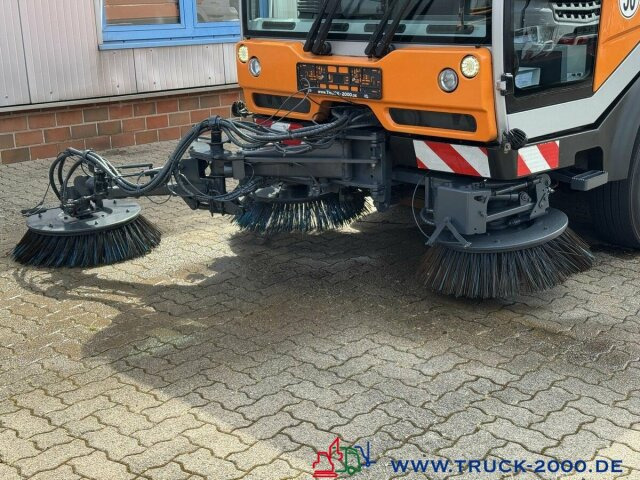 Bucher City Cat 5006 3Besen Sweeper 4 Radlenkung - Tänavapühkimismasin: pilt 5 Bucher City Cat 5006 3Besen Sweeper 4 Radlenkung - Tänavapühkimismasin: pilt 5