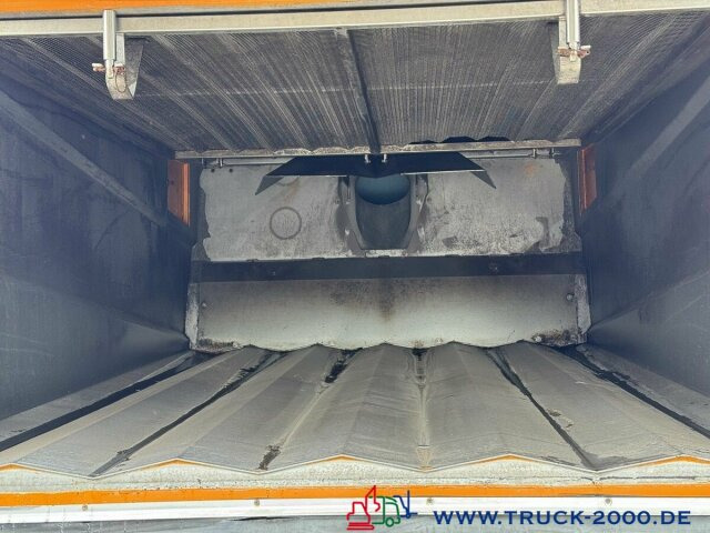 Bucher City Cat 5006 3Besen Sweeper 4 Radlenkung - Tänavapühkimismasin: pilt 4 Bucher City Cat 5006 3Besen Sweeper 4 Radlenkung - Tänavapühkimismasin: pilt 4