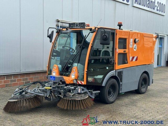 DULEVO 2000 3 Besen- 4x4Allrad- 4 Radlenkung - Tänavapühkimismasin: pilt 3 DULEVO 2000 3 Besen- 4x4Allrad- 4 Radlenkung - Tänavapühkimismasin: pilt 3