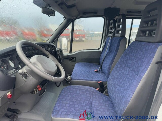 Interior photo 1: Toiduauto Iveco Daily 35C13 mit Promotion- Verkaufs- Showbühne