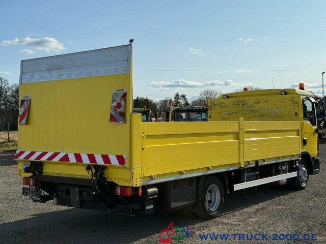 Interior photo 2: MAN TGL 8.150 Pritsche * SELTEN LADEBORDWAND * Klima liising MAN TGL 8.150 Pritsche * SELTEN LADEBORDWAND * Klima