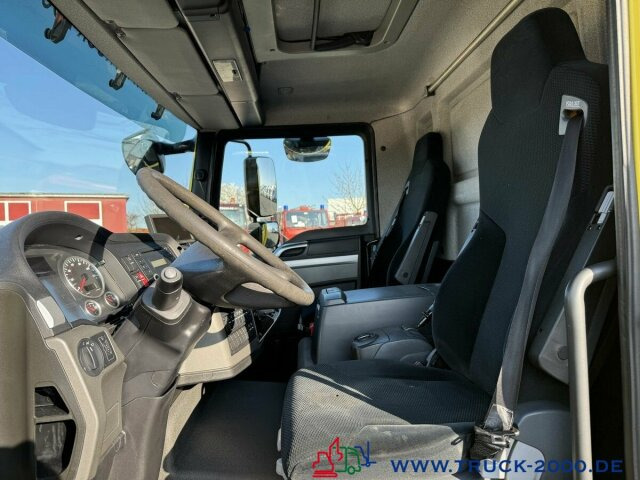 Interior photo 1: MAN TGL 8.150 Pritsche * SELTEN LADEBORDWAND * Klima liising MAN TGL 8.150 Pritsche * SELTEN LADEBORDWAND * Klima