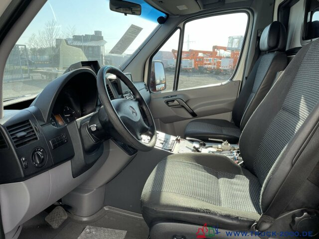 Mercedes-Benz 515 CDI Ölspurreiniger Technik Bj. 2013 - Tänavapühkimismasin: pilt 4 Mercedes-Benz 515 CDI Ölspurreiniger Technik Bj. 2013 - Tänavapühkimismasin: pilt 4