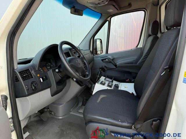 Mercedes-Benz Sprinter 516 Fahrtec RTW Luftfederung 1. Hand - Kiirabiauto: pilt 5 Mercedes-Benz Sprinter 516 Fahrtec RTW Luftfederung 1. Hand - Kiirabiauto: pilt 5