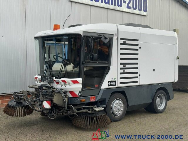 Ravo 540 3 Besensystem Sweeper + Sprühen 50 Km/h - Tänavapühkimismasin: pilt 1 Ravo 540 3 Besensystem Sweeper + Sprühen 50 Km/h - Tänavapühkimismasin: pilt 1