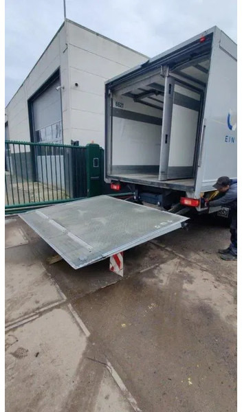 Dhollandia Laadklep / Achtersluitklep 2000 kg MBB / Palfinger / B.A.R. Cargolift - Sabatõstuk: pilt 1 Dhollandia Laadklep / Achtersluitklep 2000 kg MBB / Palfinger / B.A.R. Cargolift - Sabatõstuk: pilt 1