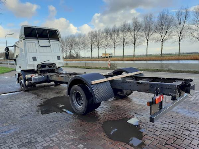 Iveco 120E22 - Kabiinišassiiga veoauto: pilt 4 Iveco 120E22 - Kabiinišassiiga veoauto: pilt 4