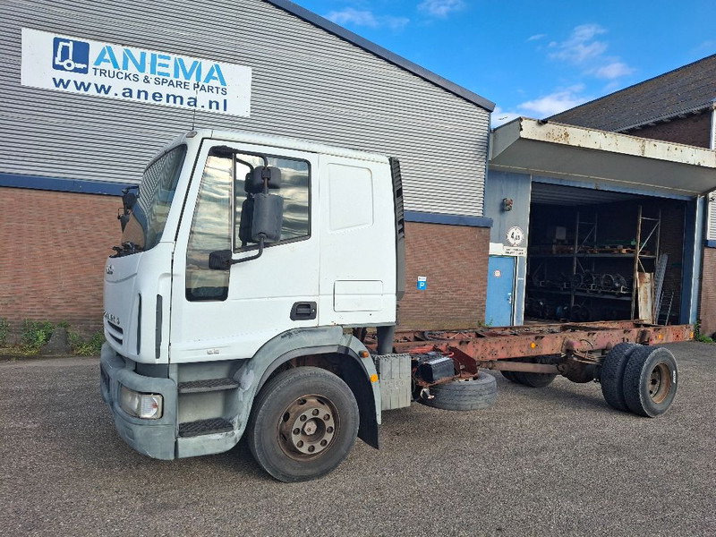 Iveco ML150E21 EUROCARGO - Kabiinišassiiga veoauto: pilt 2 Iveco ML150E21 EUROCARGO - Kabiinišassiiga veoauto: pilt 2